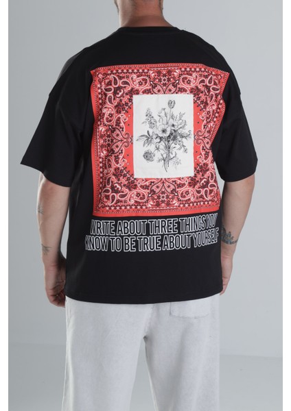 Halı Desenli Siyah Tasarım T-Shirt fiyatları