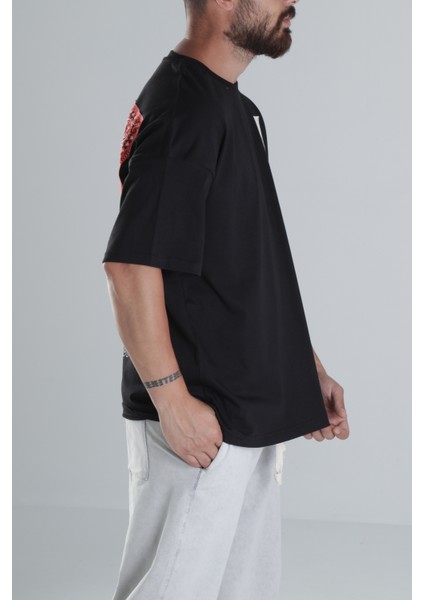 Halı Desenli Siyah Tasarım T-Shirt fırsatları