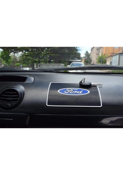 Kaydırmaz Torpido Üstü Telefon Tutucu, Güvenli ve Pratik Kullanım