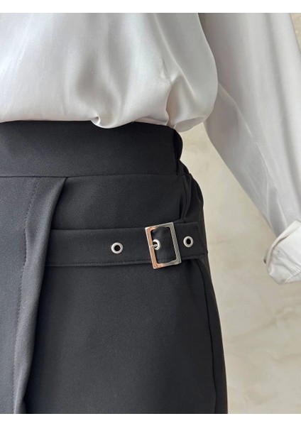 Kadın Tokalı Şort Etek Siyah S25449 fırsatları