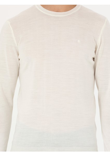 Erkek Beyaz Slim Fit Bisiklet Yaka Basic Triko Kazak 50270174-VR013
