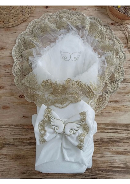 Yenidoğan Soft Kumru Melek Kanat Fiyonklu Gold Çift Dantel Duvaklı Trilüks Kundak Bebek Battaniyesi Ekru