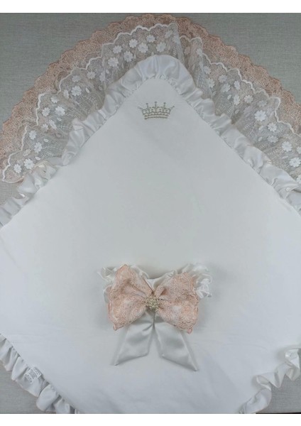 Yenidoğan Sahra Taç Nakışlı Trilüks Kundak Bebek Battaniyesi Ekru modelleri
