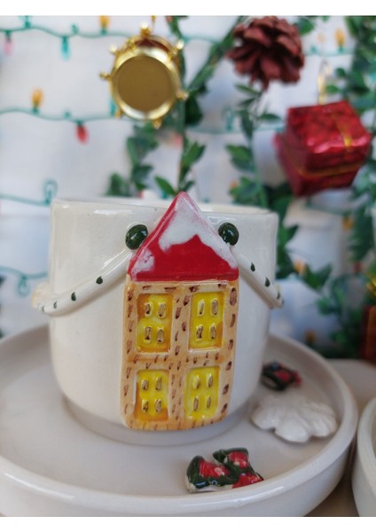 El yapımı yeni yıl temalı kırmızı kalp detaylı şık kahve fincanı