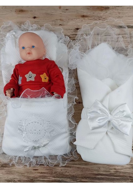 Yenidoğan Bal Peteği Taç Nakışlı Kundaklı Trilüks 3lü Alt Açma Seti Ekru