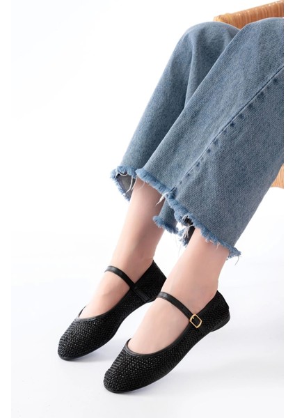 7432 Siyah Fileli Toka Detaylı Günlük Kadın Babet