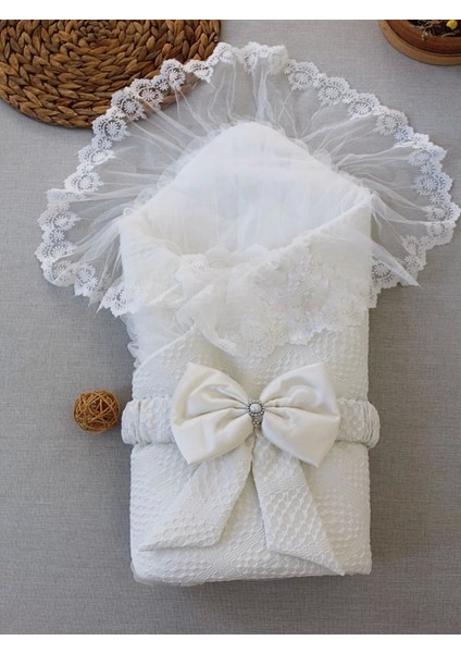 03 Yenidoğan Erguvan Kenar Fistolu Kundak Bebek Battaniyesi Ekru