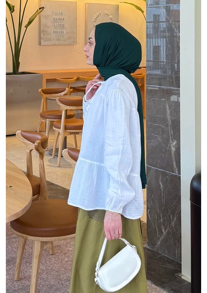 V Yaka Kolları Lastikli Müslim Tesettür Gömlek Beyaz fiyatları