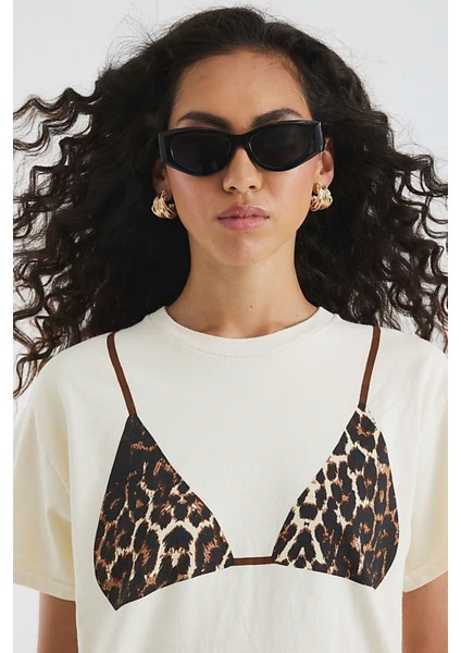 Kırık Beyaz Renk Leopar Bikini Desenli %100 Pamuk Kadın Oversize Tişört fiyatları