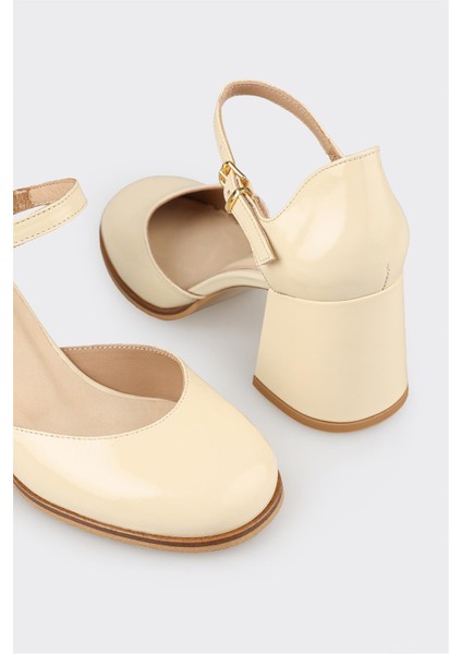 Ekru Deri Kadın Topuklu Ayakkabı fırsatları