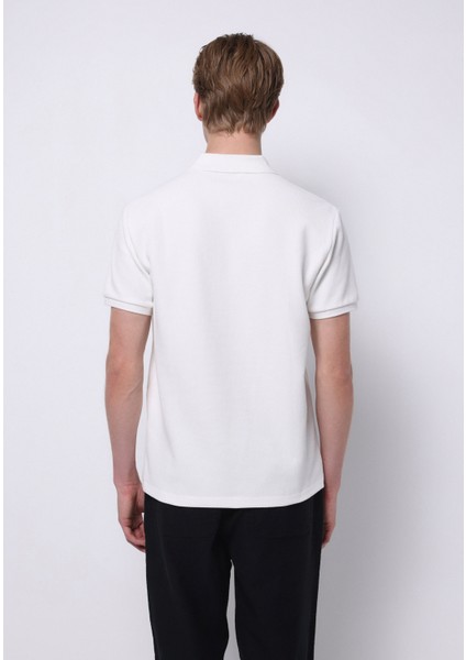 Regular Fit Polo Yaka Jakarlı Erkek Beyaz Kısa Kol Tişört fiyatları