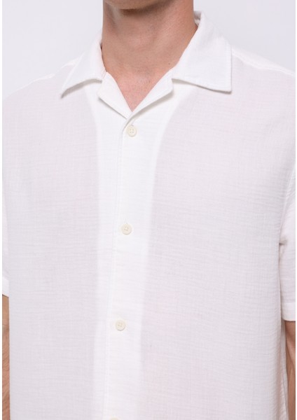 Comfort Fit Shirt Neck Jakarlı Erkek Ekru Kısa Kol Gömlek fırsatları
