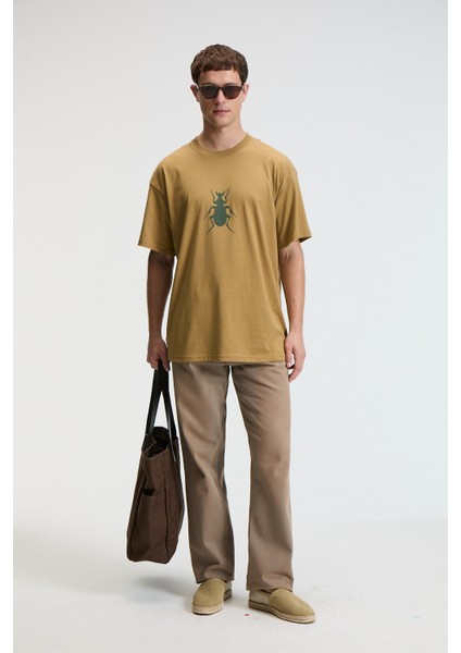 Bold Erkek %100 Pamuk Oversize Fit Baskılı Kısa Kollu Yuvarlak Yakalı Koyu Bej T-Shirt fırsatları