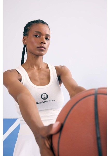 Yeni Sezon Defactofit Nba Brooklyn Nets Slim Fit Dar Kesim U Yaka Ribana Sporcu Atlet