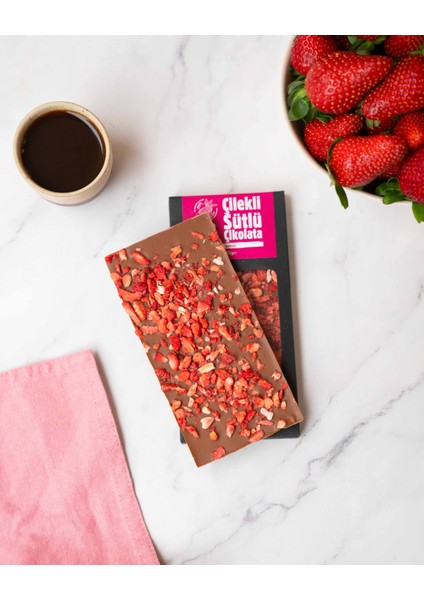 % 50 Kakao Çilekli Sütlü Çikolata 85 G fiyatları