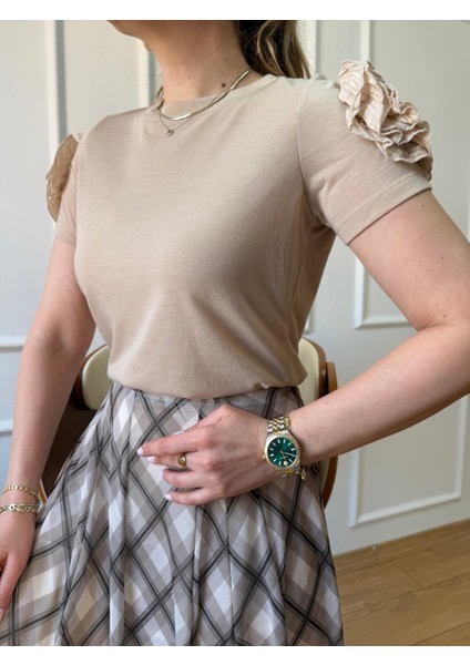 Taş Omuz Gül Detay Tshirt fırsatları