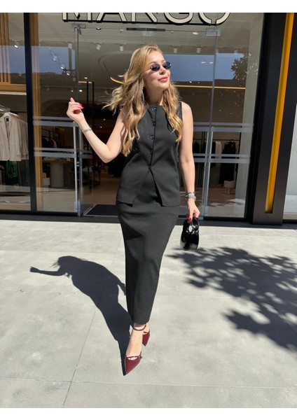 Siyah Bisiklet Yaka Yelekli Takım fiyatları