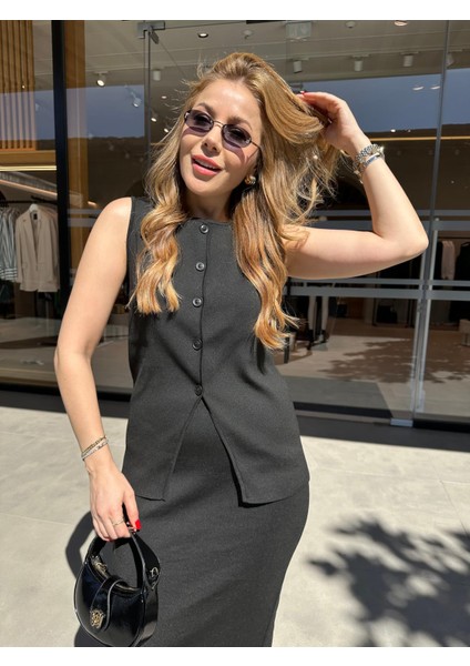 Siyah Bisiklet Yaka Yelekli Takım fırsatları