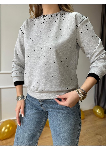 Gri Önü Taşlı Sweatshirt