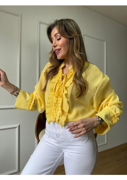 Sarı Yaka Bağlama Detaylı Bluz indirimleri