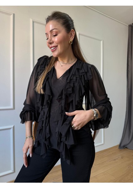 Siyah Fırfırlı Transparan Bluz