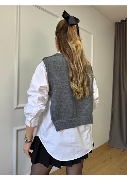 Gri Süveterli Zincir Detay Gömlek fırsatları