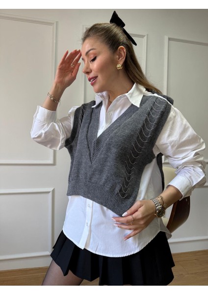 Gri Süveterli Zincir Detay Gömlek indirimleri