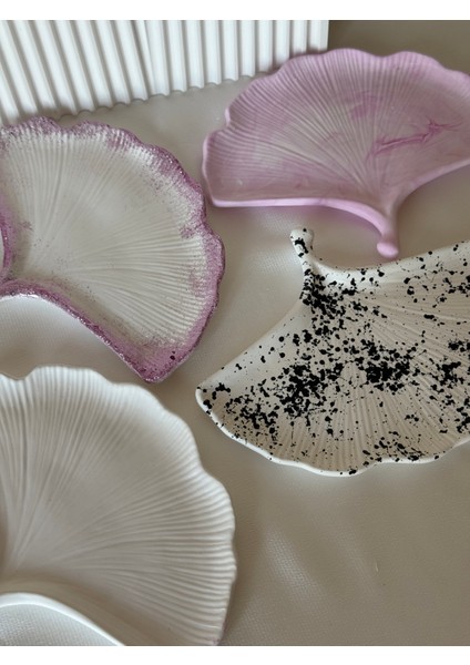 El Yapımı Minimalist Pembe Ginkgo Yaprağı Takı & Sunum Tabağı fırsatları
