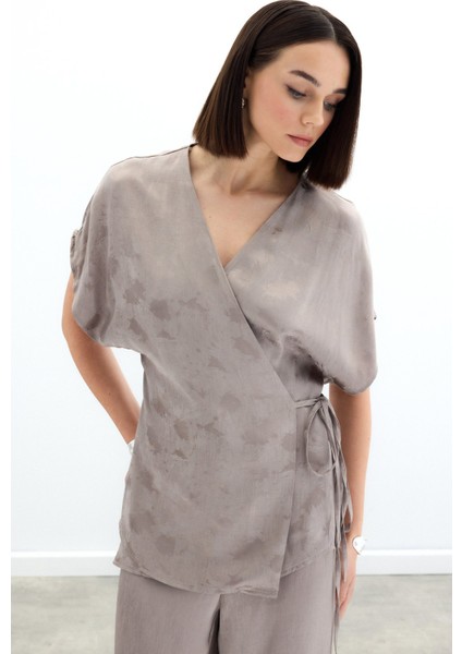 Bağlamalı Jakarlı Saten Bluz - Vizon