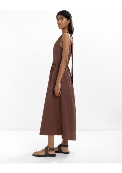 Beli Oturan Midi Elbise