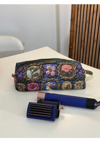 Yeşil Vintage Çiçek Desenli Xl Boy Saç Şekillendirici Çantası – Kapitoneli, Geniş Hacimli, Fermuarlı, Airwrap ve Tüm Cihazlarla Uyumlu Şık Organizer Çanta (35CM x 11CM x 11CM) fırsatları