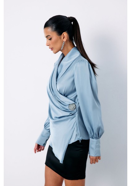 Broşlu Kruvaze Bluz - Bebe Mavi modelleri