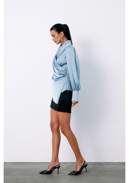 Broşlu Kruvaze Bluz - Bebe Mavi fırsatları