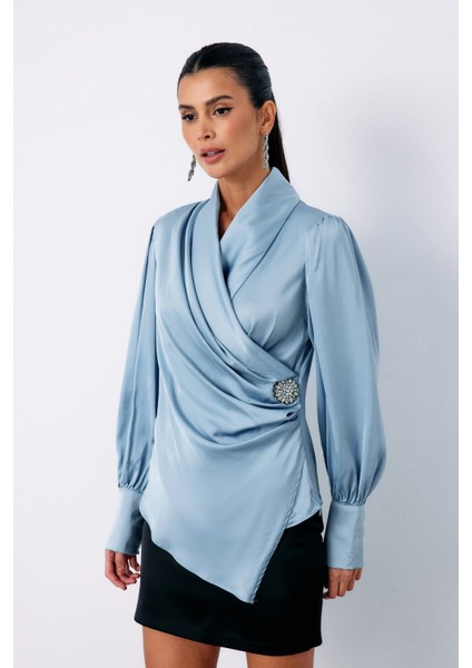 Broşlu Kruvaze Bluz - Bebe Mavi indirimleri
