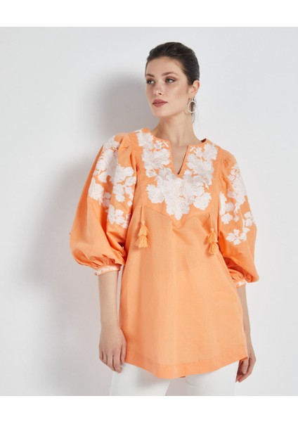 Kadın Etnik Desenli Salaş Tunik – Nakışlı Kol ve Yaka Detaylı modelleri