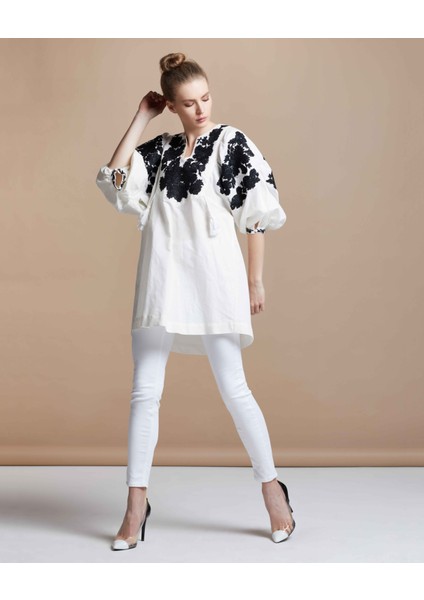 Kadın Etnik Desenli Salaş Tunik – Nakışlı Kol ve Yaka Detaylı modelleri