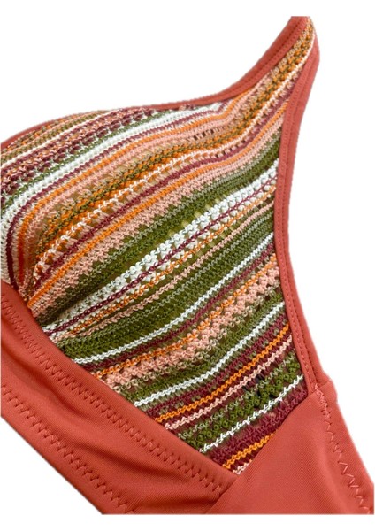 Dokulu ve Dantelli Çok Renkli Bikini Takım fiyatları