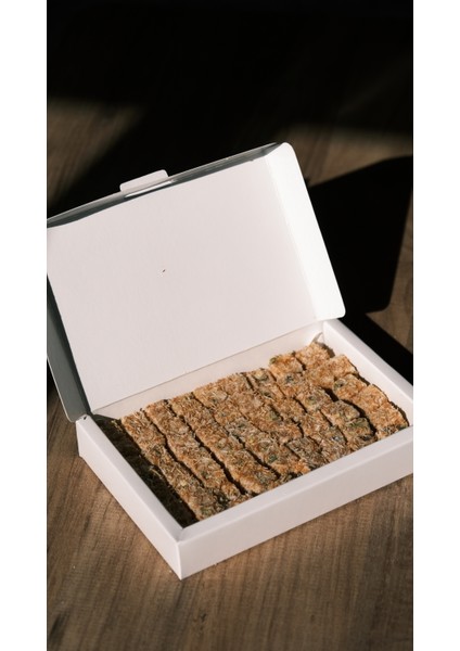 Çıtır Kadayıf Kaplı Çifte Kavrulmuş Antep Fıstıklı Sütlü Sultan Lokumu 1 kg