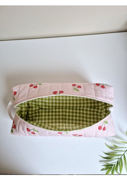 Pembe Çizgili Kiraz Desenli Dyson Airwrap Uyumlu Saç Şekillendirici Çantası | Makyaj ve Kozmetik Organizer | Fermuarlı, Pamuklu Astarlı, 35X14X12 cm indirimleri