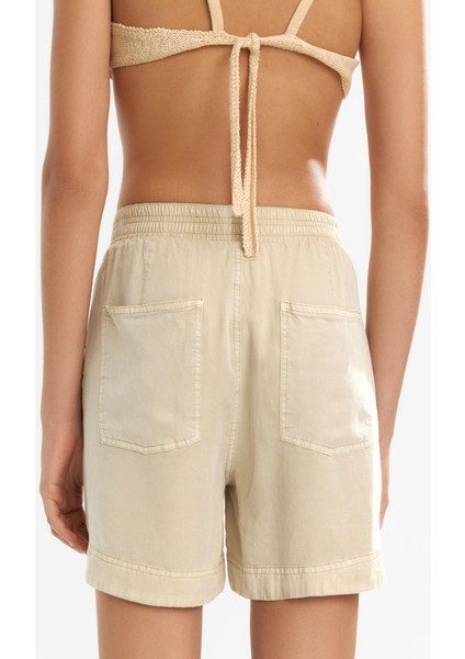 %100 Liyosel Şort fırsatları