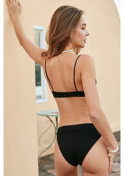 Kadın Siyah V Yaka Dolgusuz Sütyen Külot Takımı modelleri