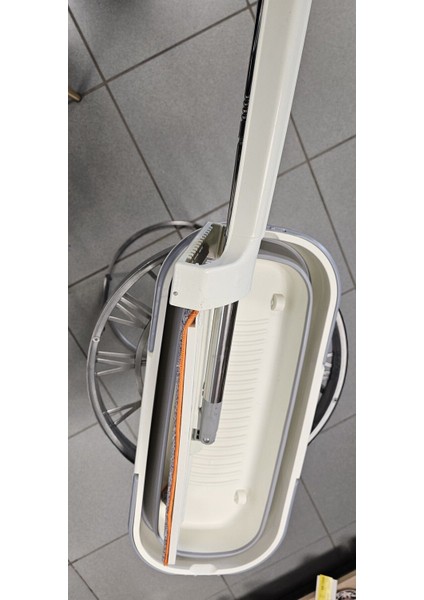 Katlanabilir Mikrofiber Paspas Seti, Pratik ve Temiz Yer Kaplamayan Krem Renk fırsatları