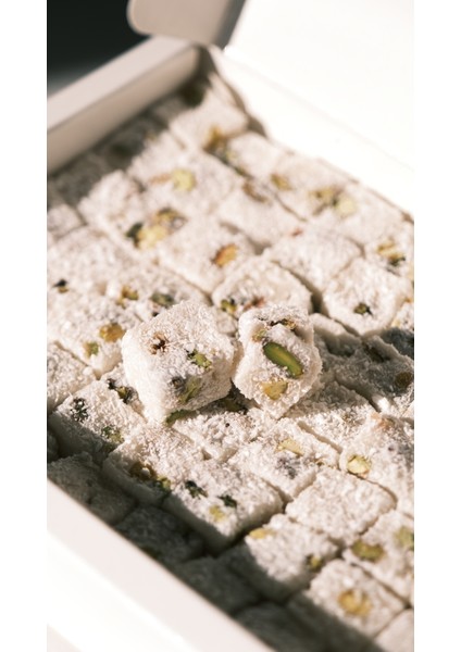 Hindistan Cevizi Kaplı Çifte Kavrulmuş Antep Fıstıklı Sütlü Sultan Lokumu 1 kg fiyatları