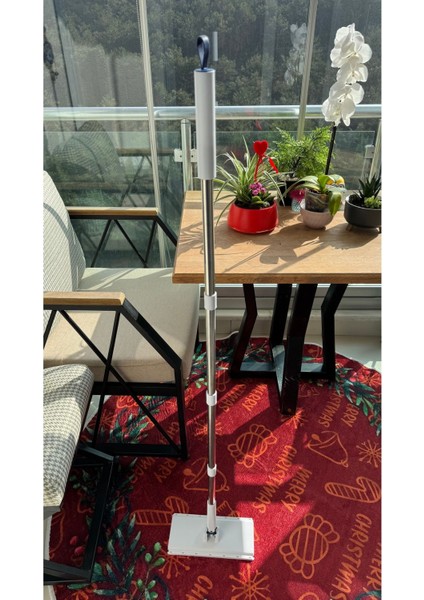 Küçük ve pratik 20 cm temizlik mop'u, kolay kullanım ve hijyen sağlar.