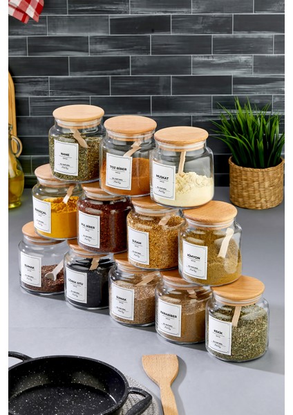 Ahşap Kapaklı Etiketli 500 ml 12 Adet Kavanoz ve 12 Adet Mini Baharat Kaşığı 24 Parça Baharat Seti