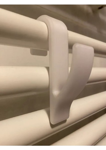 2'li Radyatör Tipi Havlu Askısı – Şık, Dayanıklı ve Kullanışlı