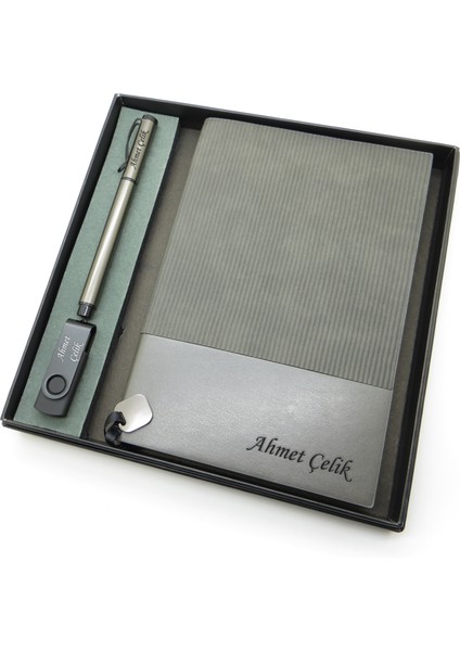 Signator® Codex | N148 Kişiye Özel Defterli Set - Isme Özel Gri Kalem + Isme Özel Gri Defter + Isme Özel 32 GB USB Bellek| Isme Özel Kutusunda Hediyelik Set