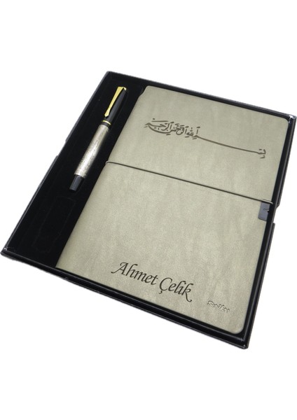 Scrikss Isme Özel Verona Defter(Besmeleli) + Isme Özel Besmele Kalem + Kişiye Özel Kutulu Set fiyatları