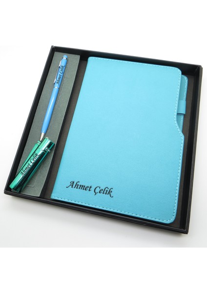 Signator® Codex | N178 Kişiye Özel Defterli Set - Isme Özel Turkuaz Kalem + Isme Özel Turkuaz Defter + Isme Özel Yeşil Çakmak | Isme Özel Kutusunda Hediyelik Set