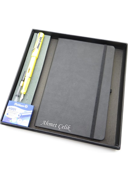Signator® Codex | N307 Kişiye Özel Defterli Set - Isme Özel Sarı Dolma Kalem + Isme Özel Siyah Defter + Yedek Kartuş| Isme Özel Kutusunda Hediyelik Set